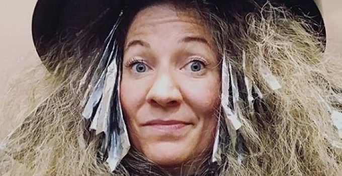 haciendo una cirugia capilar