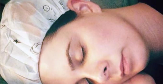 dormir con el cabello cubierto