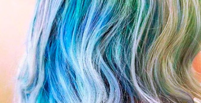 hair with traces of blue semi permanent hair dye