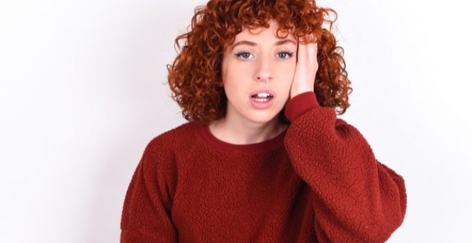 efectos del shampoo morado en pelo rojo