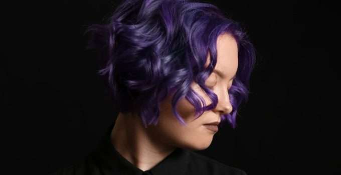 cabello violeta porque se le fue la mano con el matizador