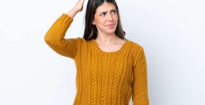 Una joven con piojos se pregunta si la keratina los matará